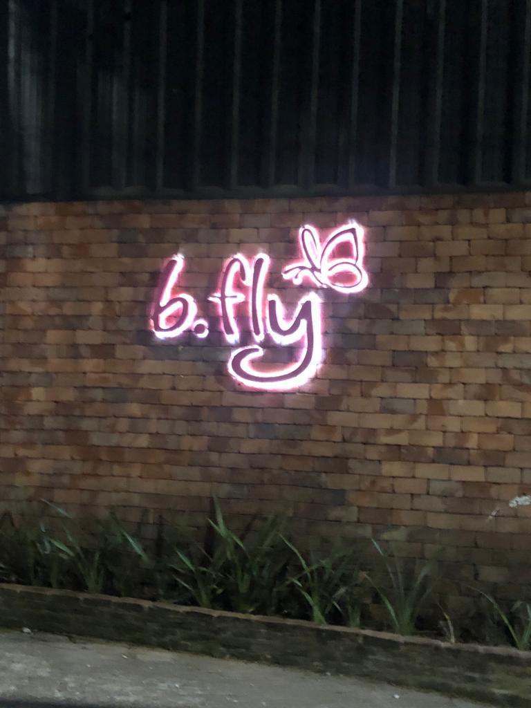 Letreiro Retro Iluminado